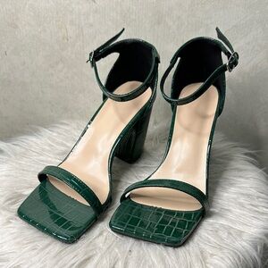 Elegant Green Block Heel Sandals